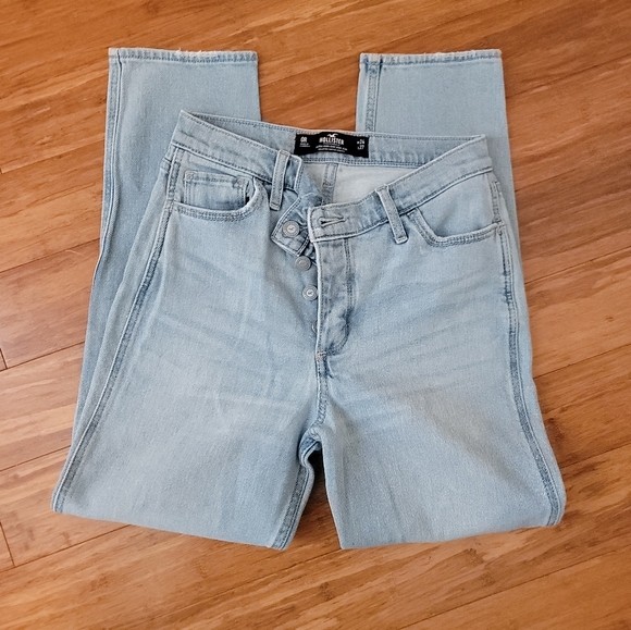 Hollister Denim - Hollister Ultra High Rise Asymmetrical Closure Light Wash Jeans Size W24 L27